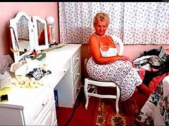 Latina wife sucking bbc