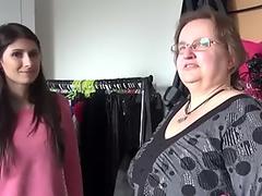 Sexy babe suck dick before fuck it